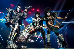 1024px-Kiss-live-at-allphones-arena-070