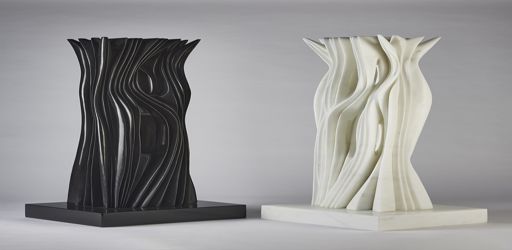 PABLO ATCHUGARRY, Harmonie, 2021. Marmo nero del Belgio, Marmo statuario di Carrara, entrambe 119 x 27 x 22 cm